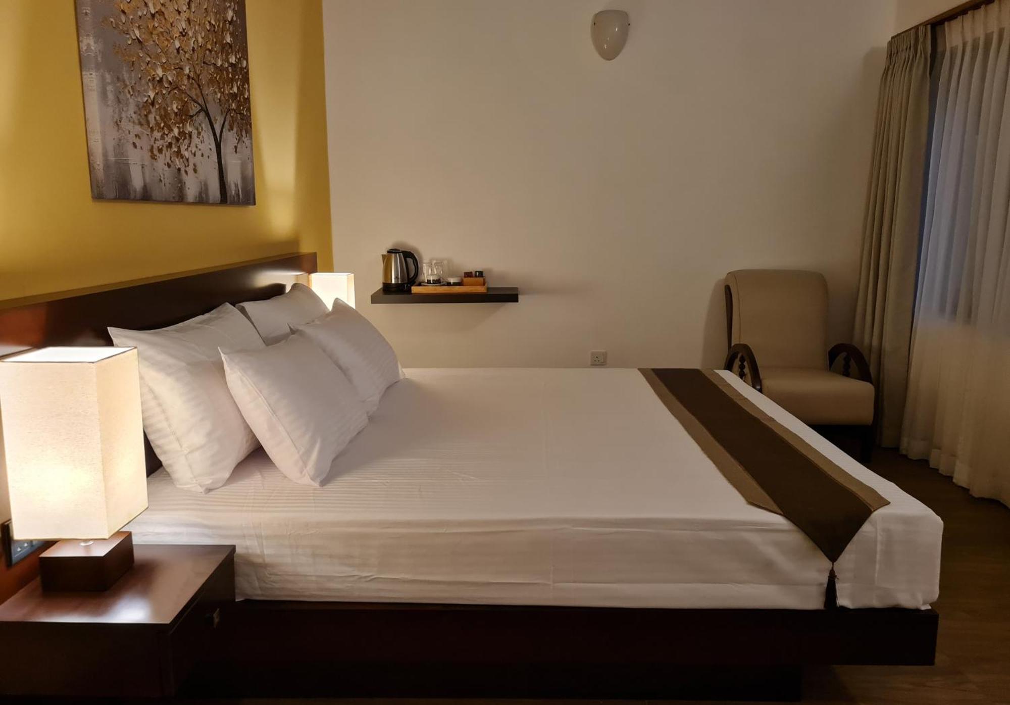 City Oasis 66 Негомбо Экстерьер фото