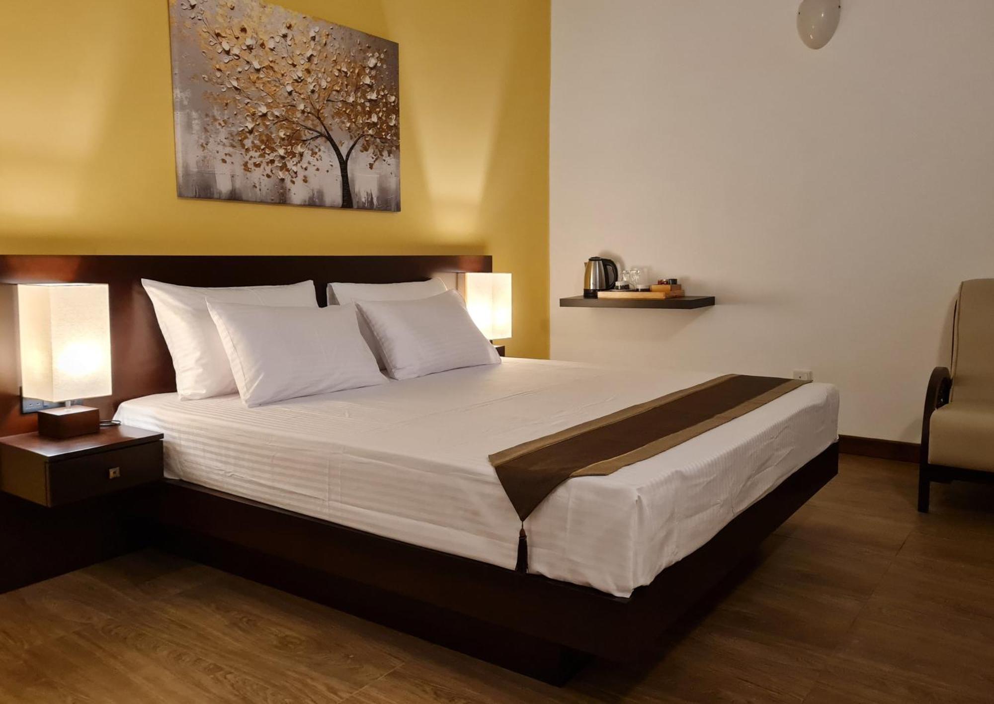 City Oasis 66 Негомбо Экстерьер фото
